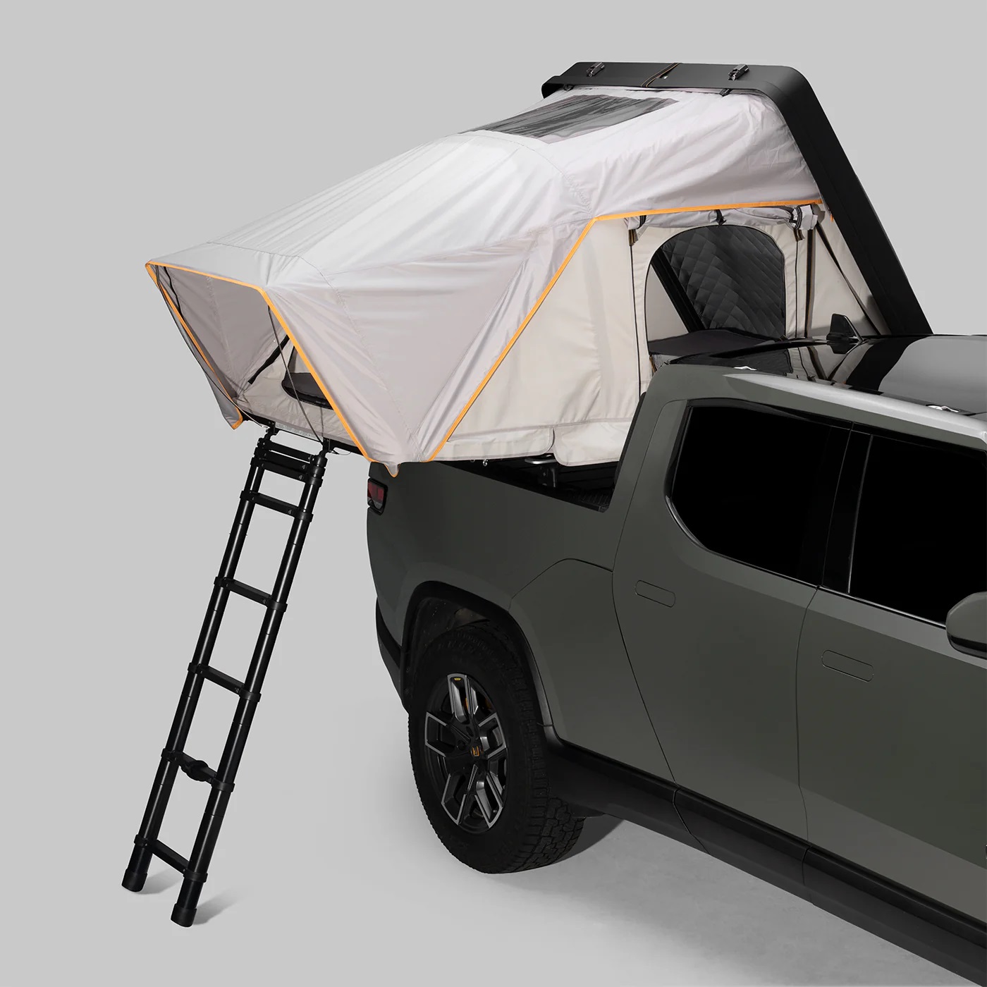 Rivian и iKamper представиха нова палатка Skycamp Mini за електрическия камион R1T 3 Rivian и iKamper представиха нова палатка Skycamp Mini за електрическия камион R1T