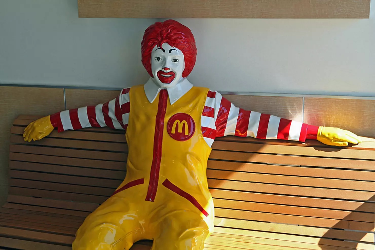 McDonald's и ужасяващата история как изчезна клуонът Роналд Макдоналд 2 McDonald's и ужасяващата история как изчезна клуонът Роналд Макдоналд