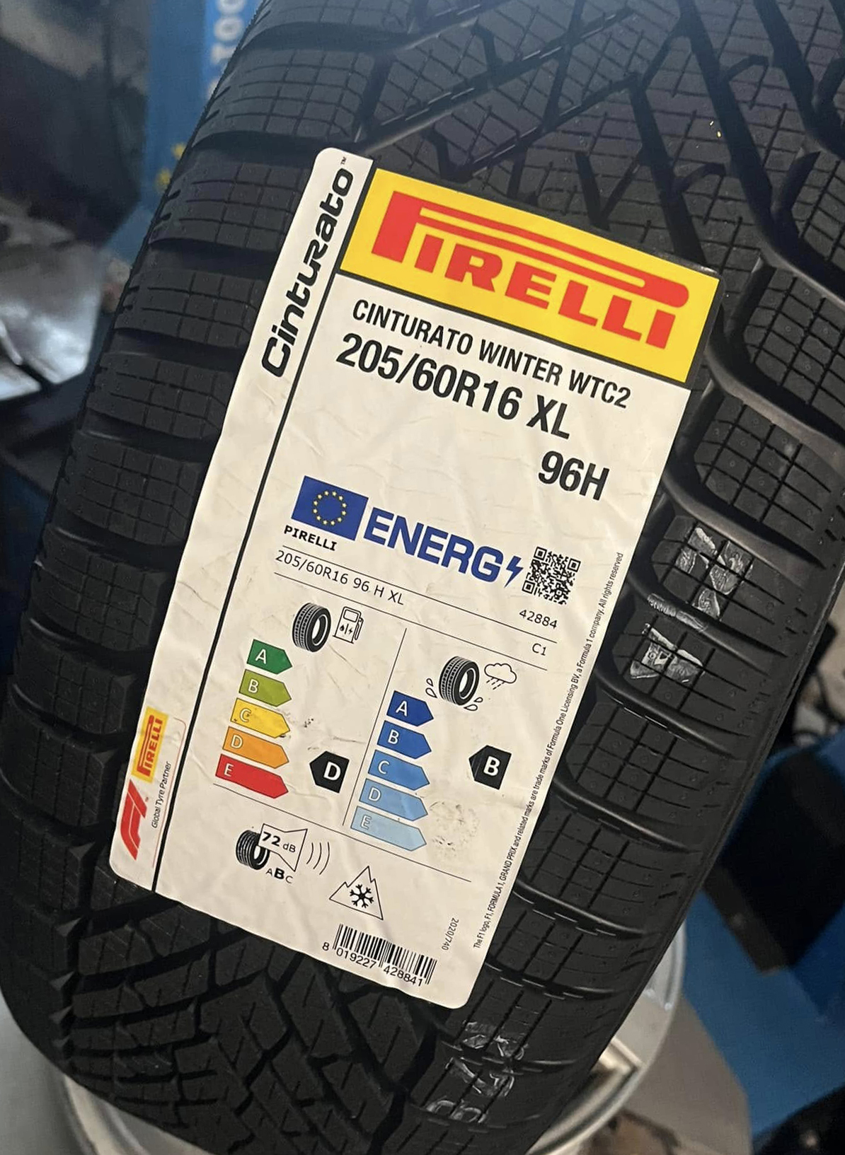 Италиански и китайски акционери в битка за управлението на Pirelli 2 Италиански и китайски акционери в битка за управлението на Pirelli