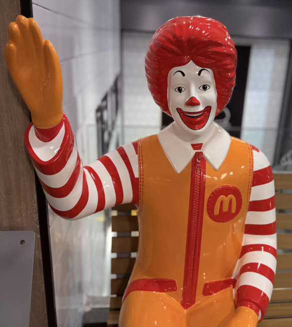 McDonald's и ужасяващата история как изчезна клуонът Роналд Макдоналд 4 McDonald's и ужасяващата история как изчезна клуонът Роналд Макдоналд
