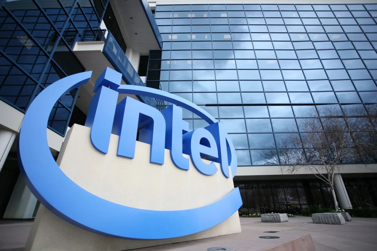 Intel обмисля продажбата на подразделението си за Edge и мрежови технологии 3 Intel обмисля продажбата на подразделението си за Edge и мрежови технологии