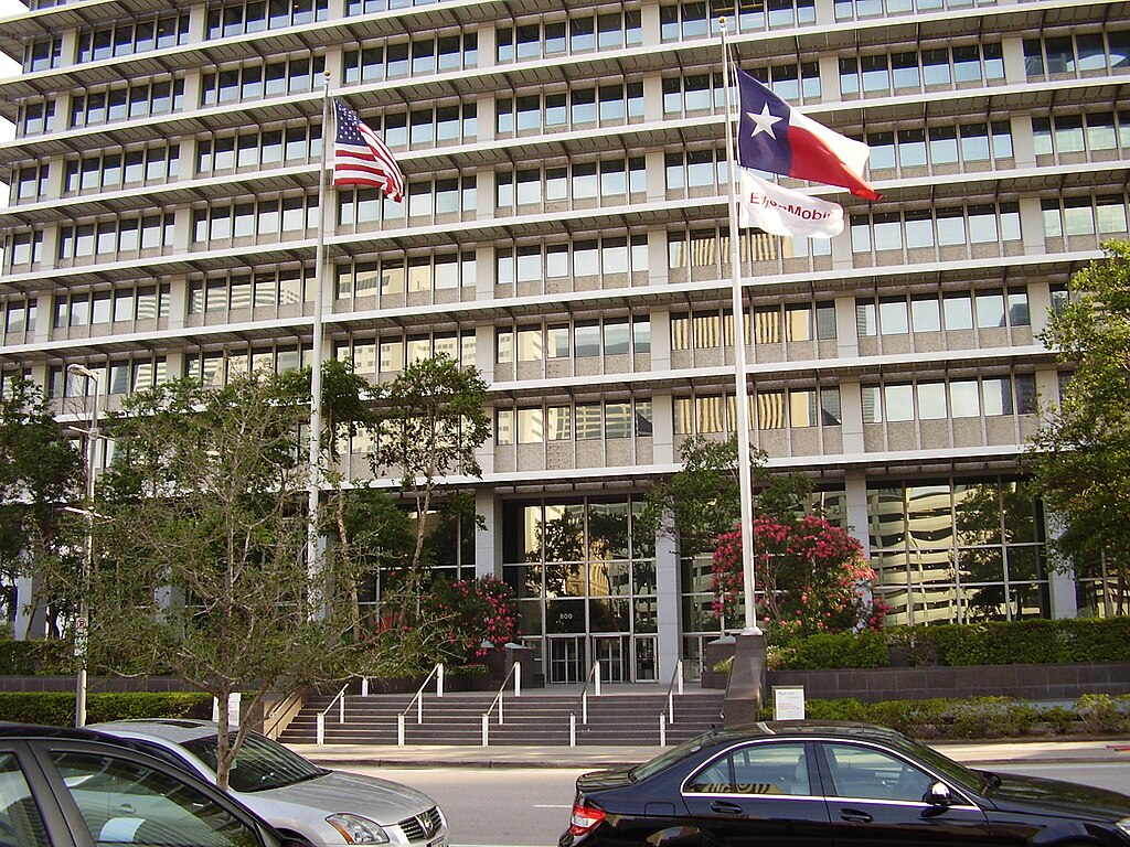 ekson-mobil-exxonmobil.jpg