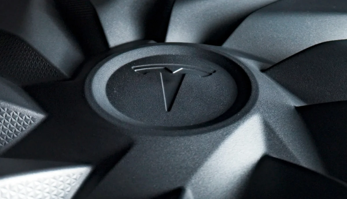 Tesla загатва за мистериозен нов продукт, който ще бъде разкрит тази седмица