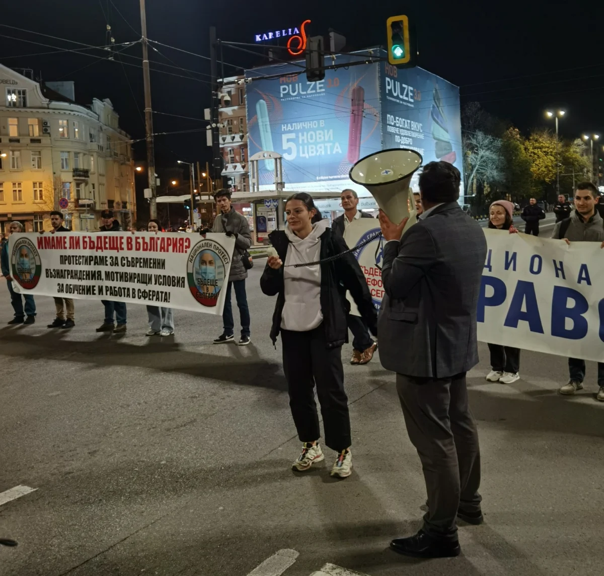 img 20251112 203212 resized 20251112 111705089