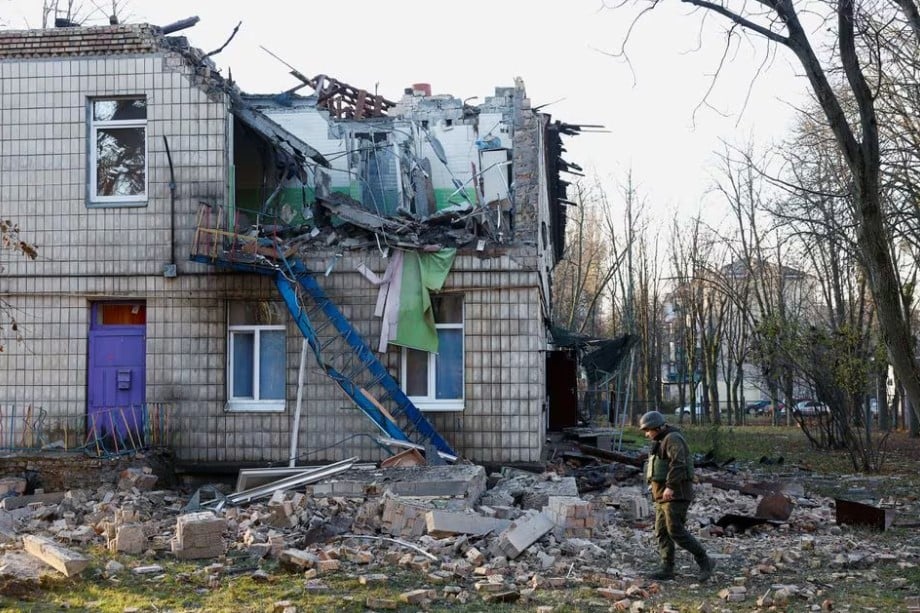 Денят по диагонал - 8 ноември 2025 г. 4 Руска атака с дронове уби жена в Украйна