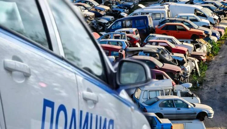 Спипаха две автоморги с крадени части от 200 крадени коли