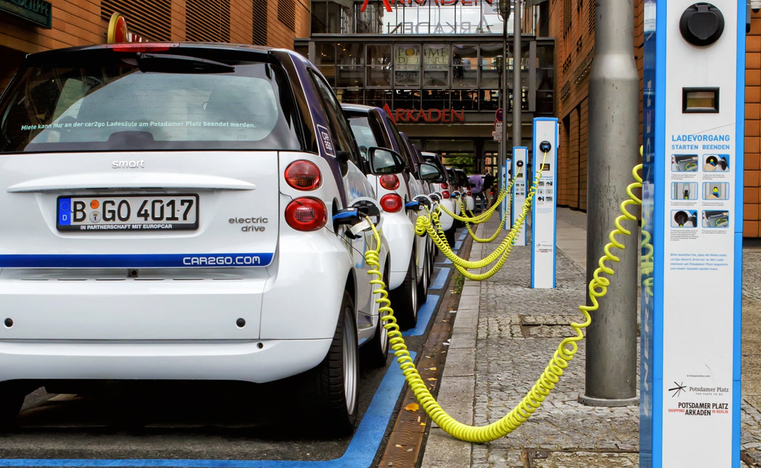 Електрическите автомобили в Норвегия вече са повече от бензиновите