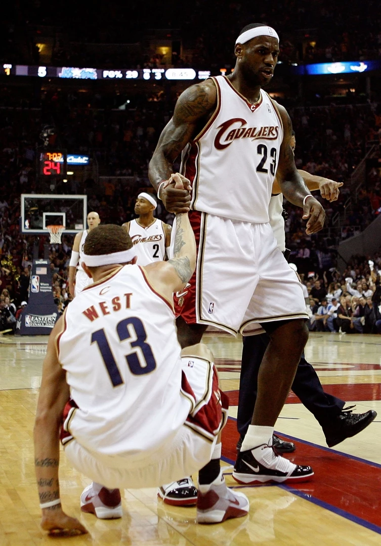 Делонте Уест ЛеБрон Джеймс Кливлънд Кавълиърс
