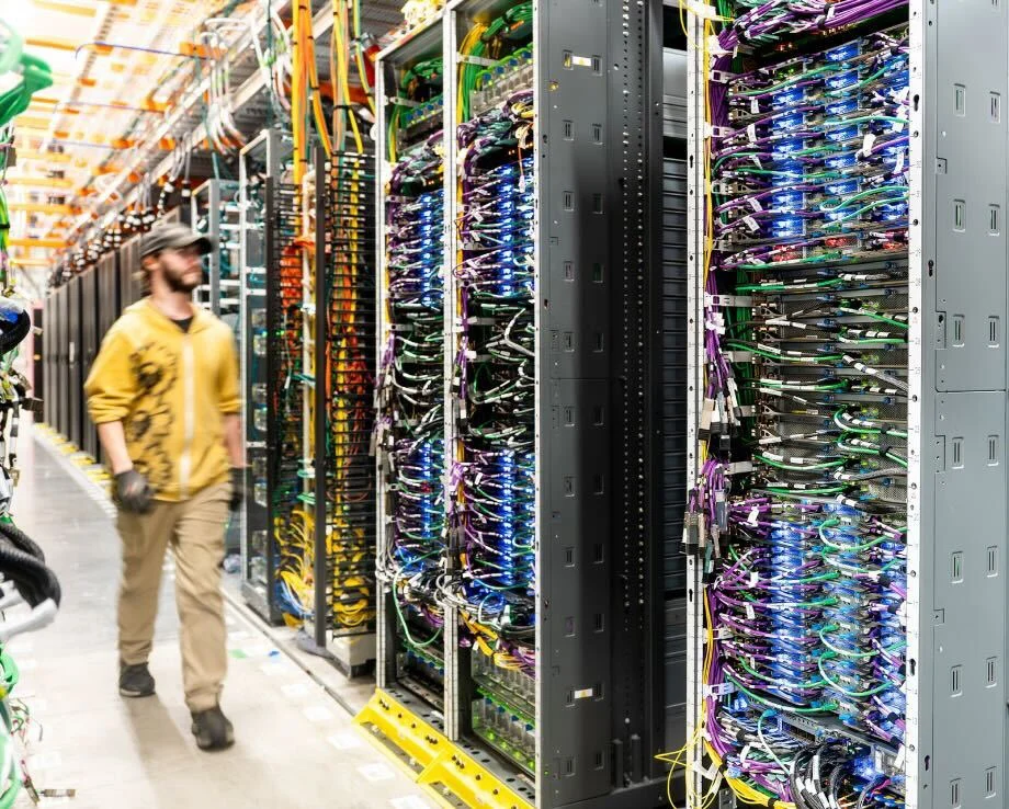 Нов метод на война: Иран атакува центрове за данни 2 Amazon ще инвестира още 5 млрд. долара в центрове за данни в Южна Корея