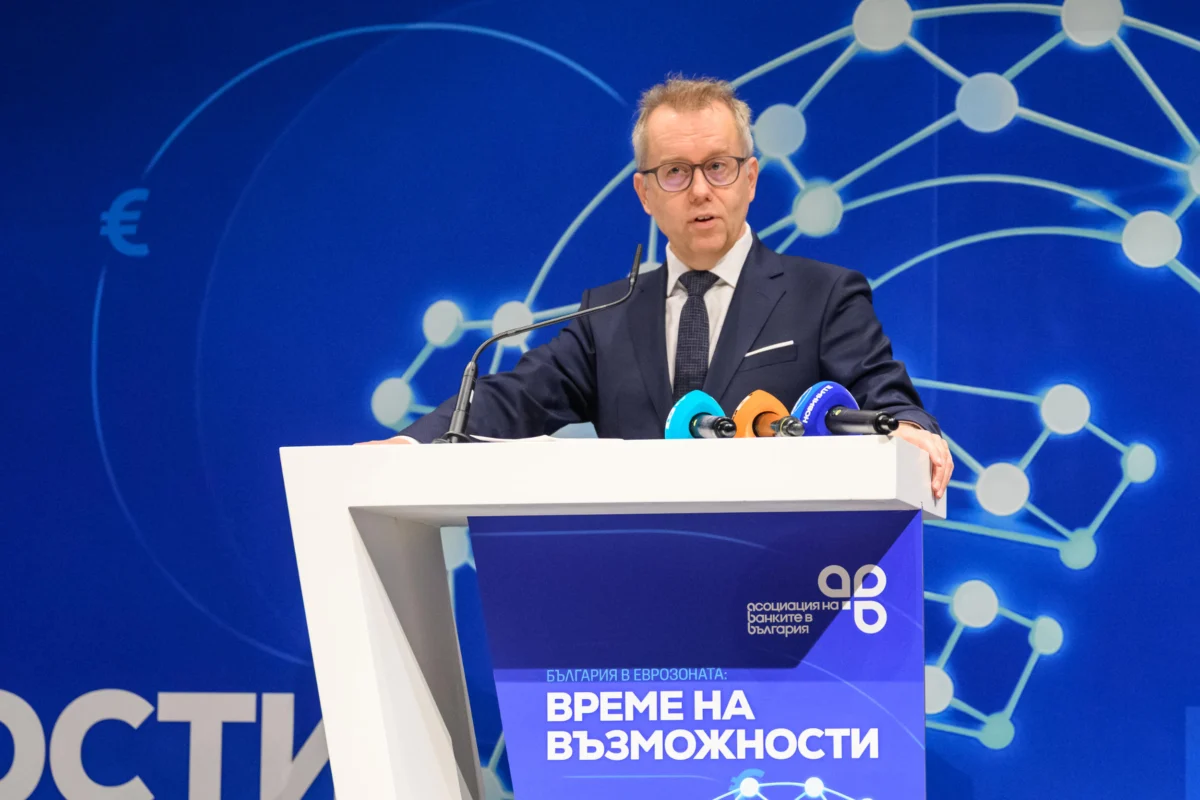 България ще спечели институционален авторитет и стабилност от членството си в еврозоната
