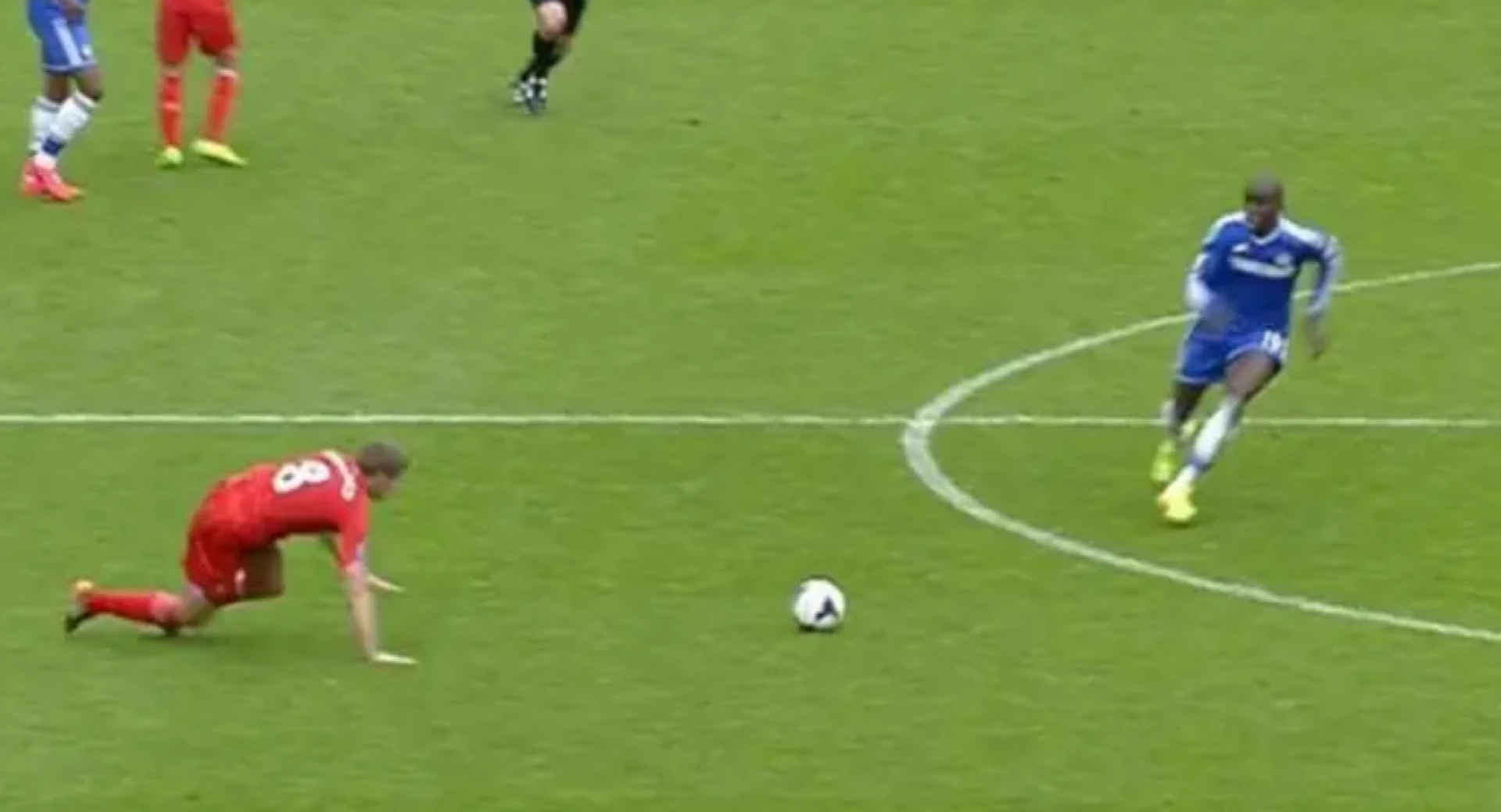 Стивън Джерард и Демба Ба, 2014 година