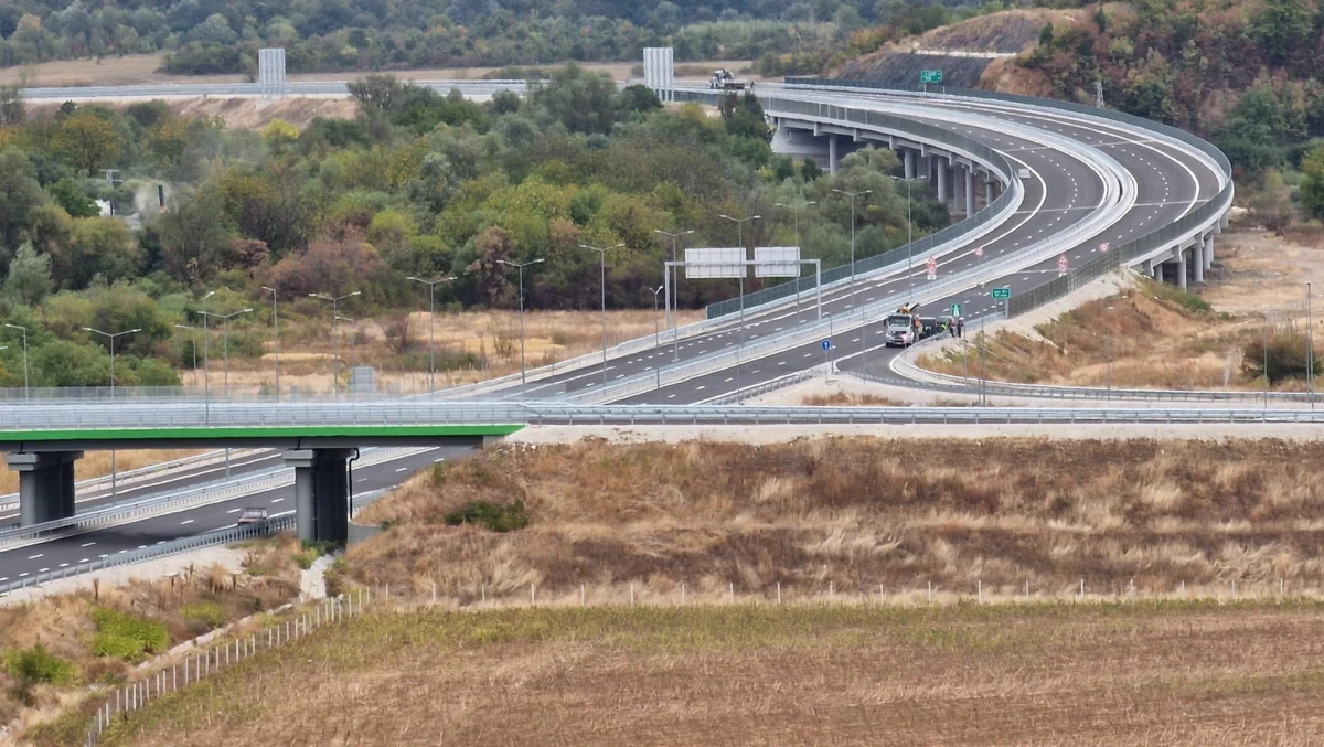 Отварят за движение новата отсечка на