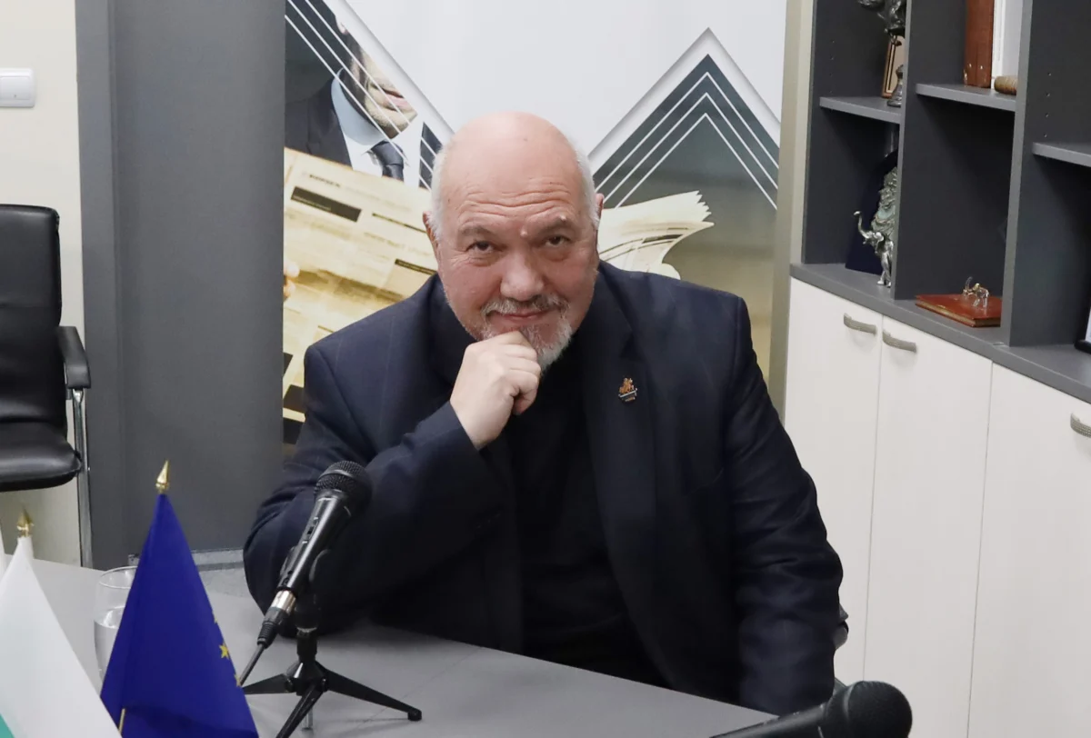 Александър Маринов