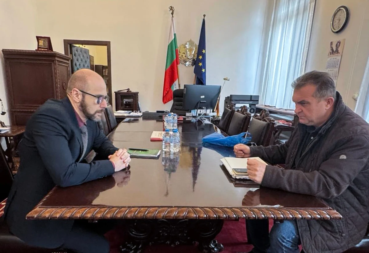 От БОЕЦ внесоха архива на Пепи Еврото в правосъдното министерство