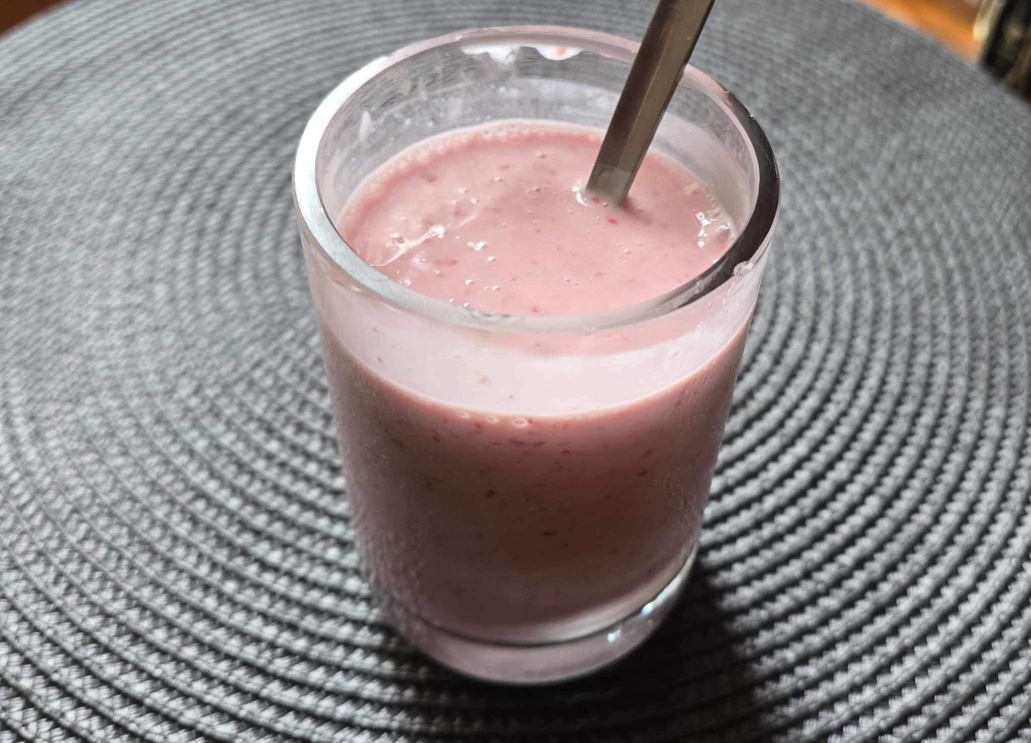 вода напитки Смутитата – лесен начин да заредите тялото си с хранителни вещества