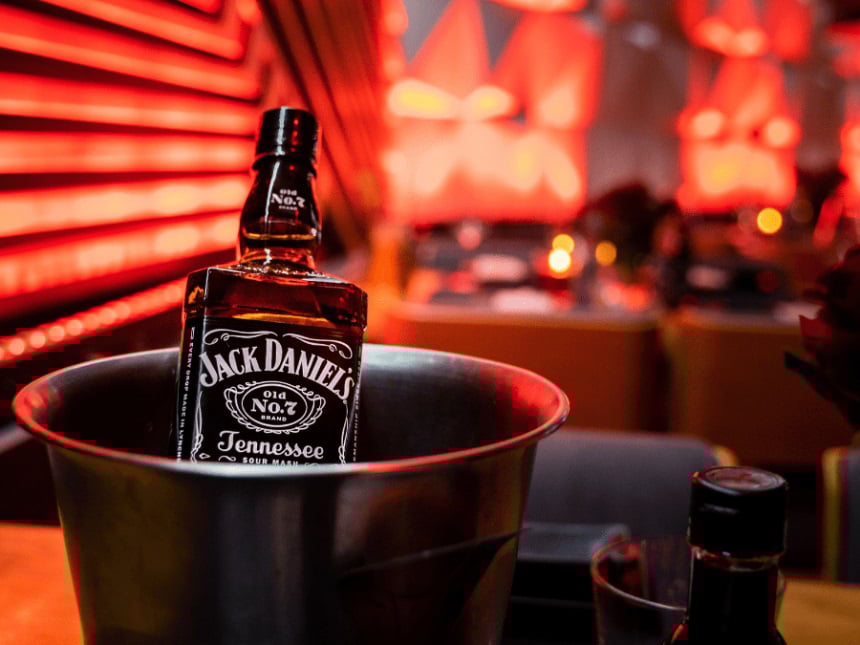 Pernod Ricard и собственикът на Jack Daniel’s - Brown-Forman, обсъждат сливане 3 Производителят на Jack Daniel’s обяви спад в продажбите и съкращения на 210 служители