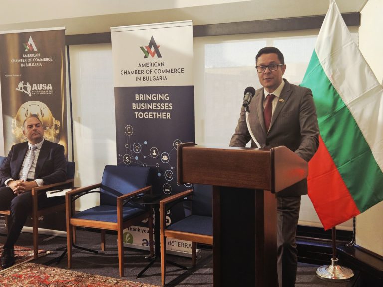 България е готова за съвместно производство и инвестиции в отбраната и високите технологии 2 aleksandar pulev ivan mihjlov