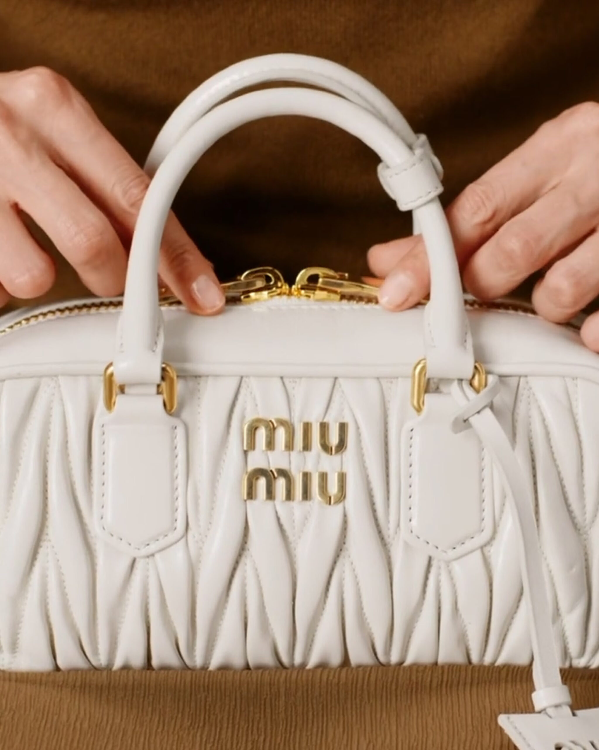 Prada отчита 1% ръст на приходите без резултатите на Versace, но продажбите на Miu Miu се понижават